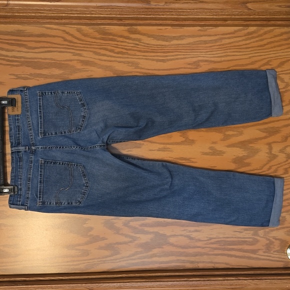 Levi Signature Blue Ankle Cropped Jeans with Distressed Details Size 8 (Womens) - Picture 3 of 6